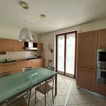 Appartement Piano - 10 Minuti A Piedi Dal Colico
